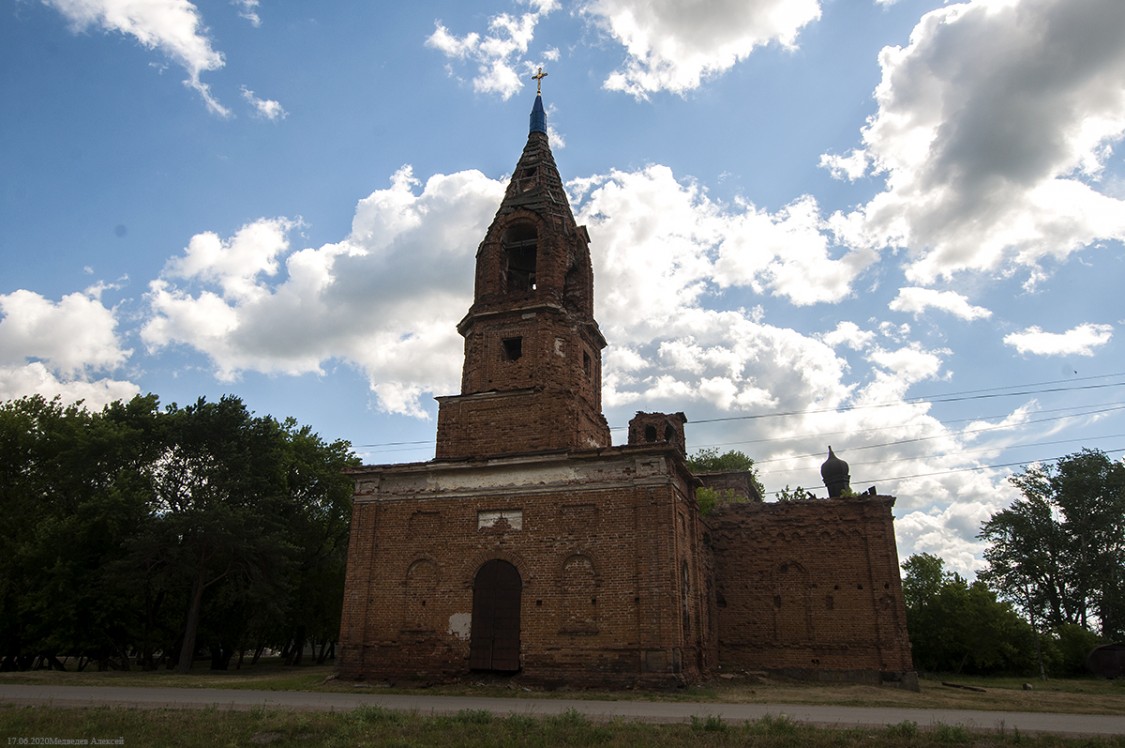 Ушаковское. Церковь Петра и Павла. фасады