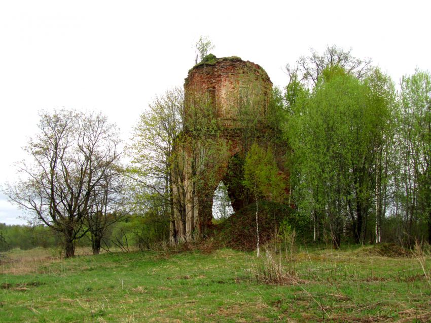 Сопоть, урочище. Церковь Сергия Радонежского. фасады, на месте колокольни холм битого кирпича