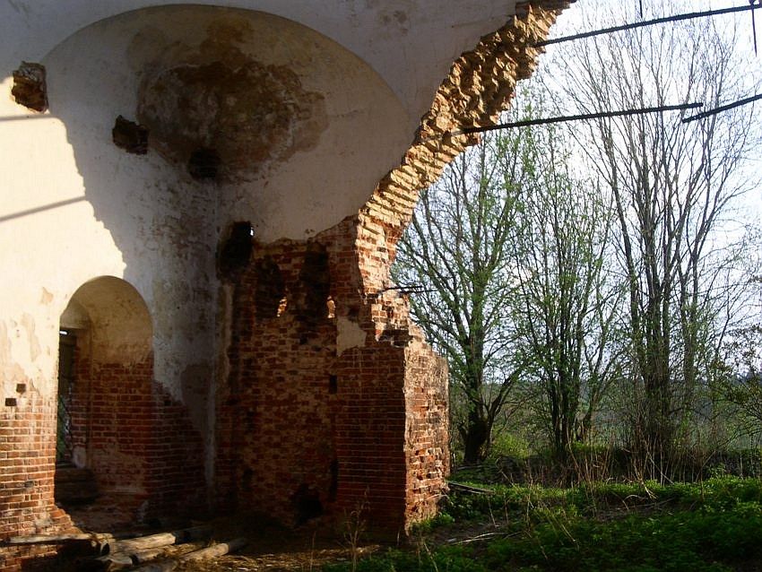 Церковь Собора Пресвятой Богородицы, Сытьково (Ржевский район и г. Ржев, Тверская область). архитектурные детали, внутреннее сопряжение четверика и ротонды, южный угол