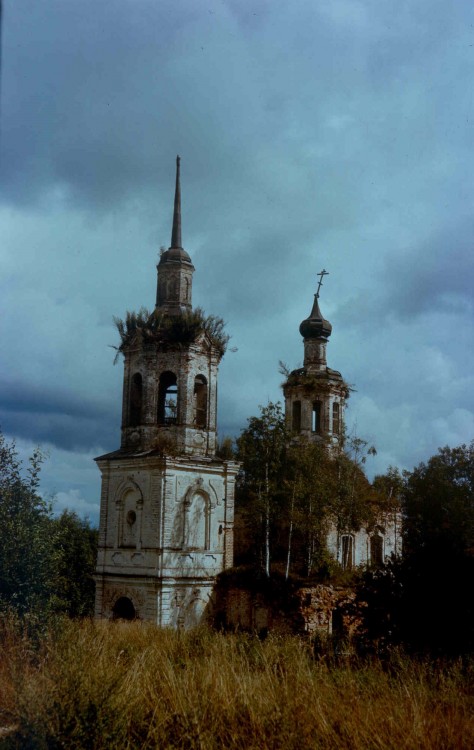 Погост Пируна (Орехово). Церковь Спаса Нерукотворного Образа. фасады, фото 1995