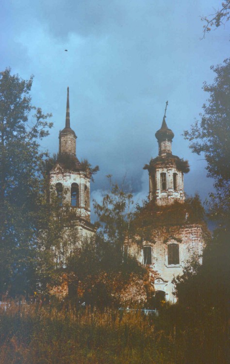 Погост Пируна (Орехово). Церковь Спаса Нерукотворного Образа. фасады, фото 1995