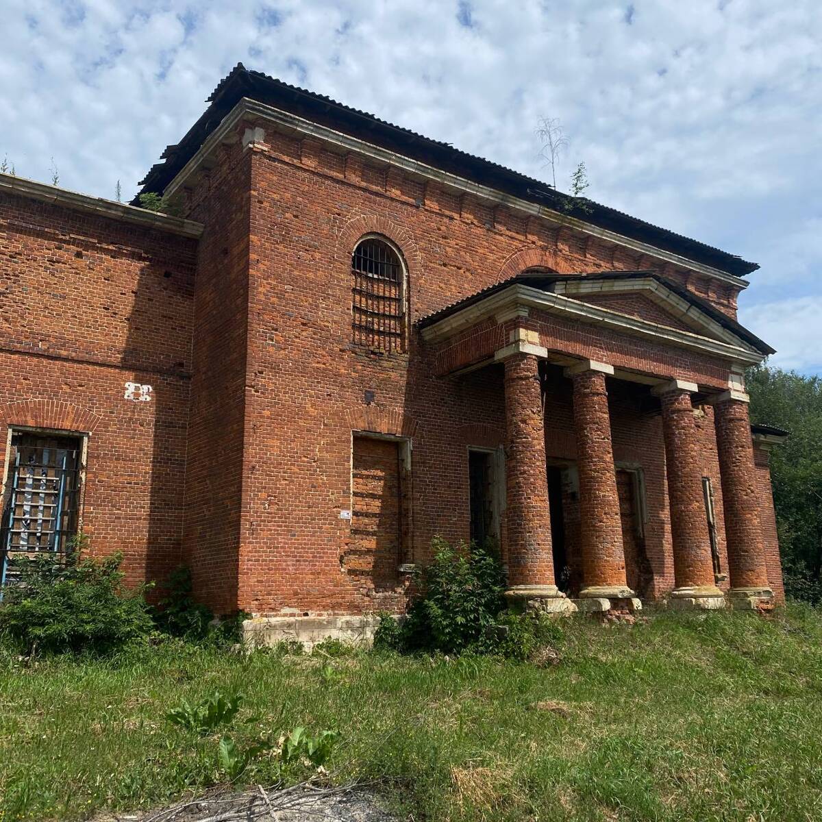 Церковь Воскресения Христова, Головеньки (Щёкинский район, Тульская область). архитектурные детали