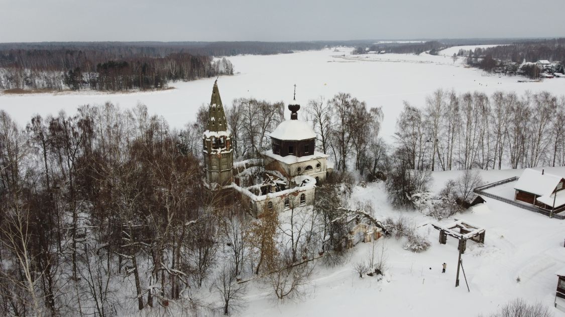 Дресвищи. Церковь Николая Чудотворца. общий вид в ландшафте