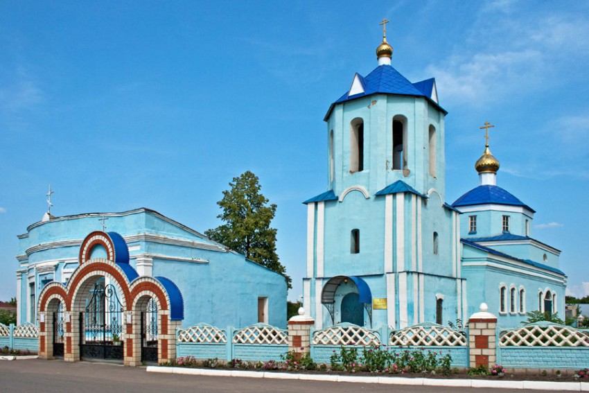 Чернава. Церковь Покрова Пресвятой Богородицы. общий вид в ландшафте