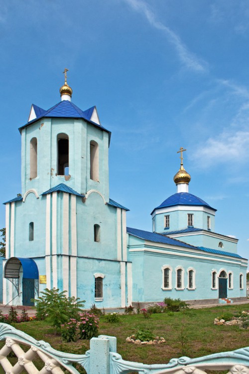 Чернава. Церковь Покрова Пресвятой Богородицы. фасады