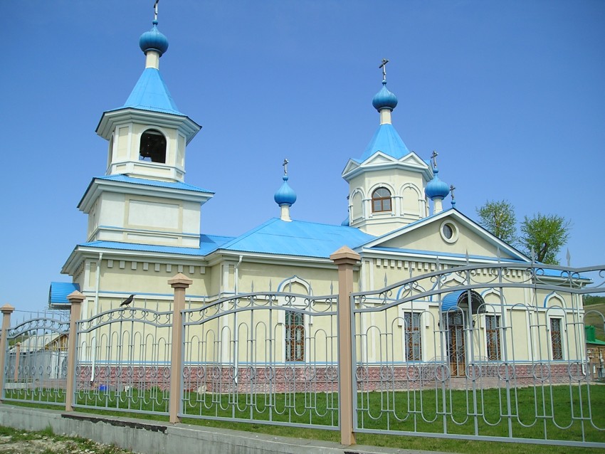Церковь Покрова Пресвятой Богородицы, Крым-Сарай (Бавлинский район, Республика Татарстан). фасады