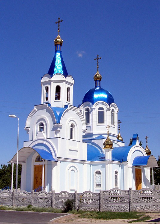 Церковь Покрова Пресвятой Богородицы, Воскресенское (Николаевский район, Украина, Николаевская область). общий вид в ландшафте