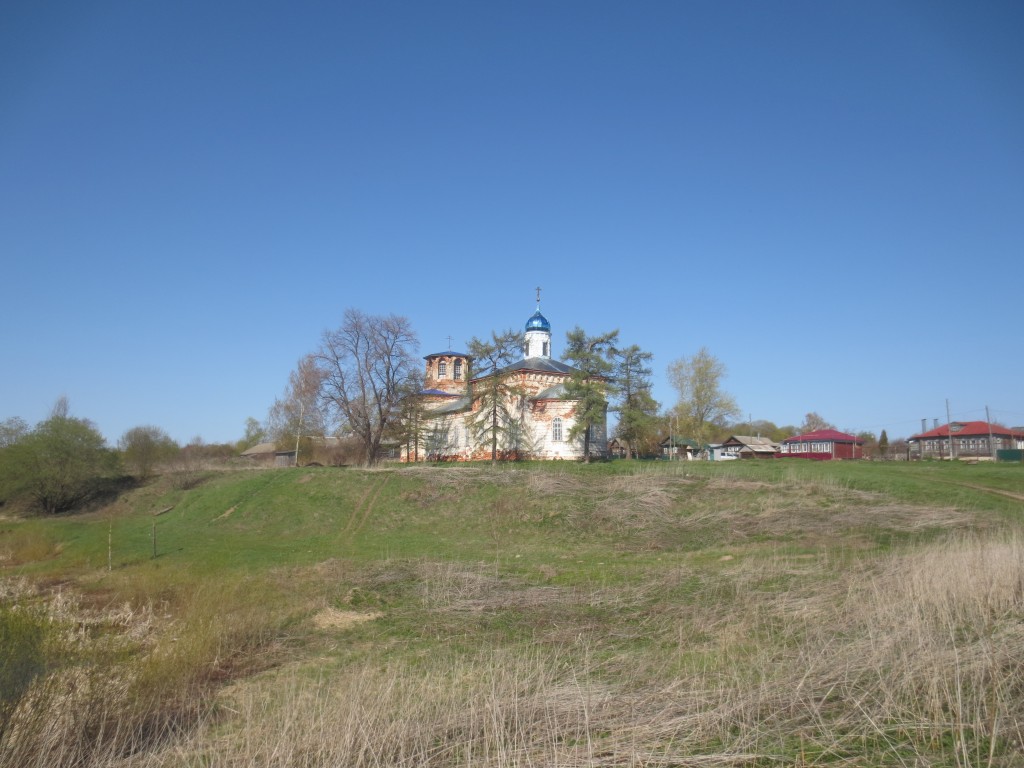 Церковь Покрова Пресвятой Богородицы, Верякуши (Дивеевский район, Нижегородская область). общий вид в ландшафте