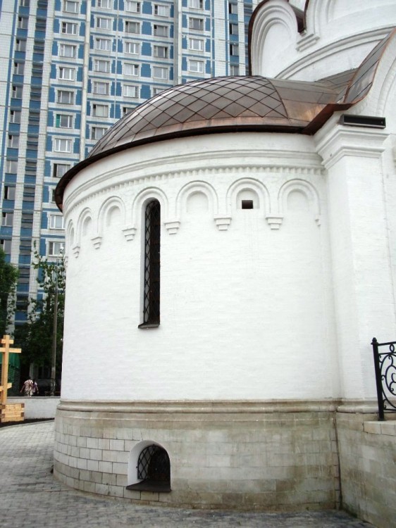 Церковь Владимира, митрополита Киевского в Свиблове (новая), Свиблово (Северо-Восточный административный округ (СВАО), г. Москва). архитектурные детали, Апсида,  вид  с  севера