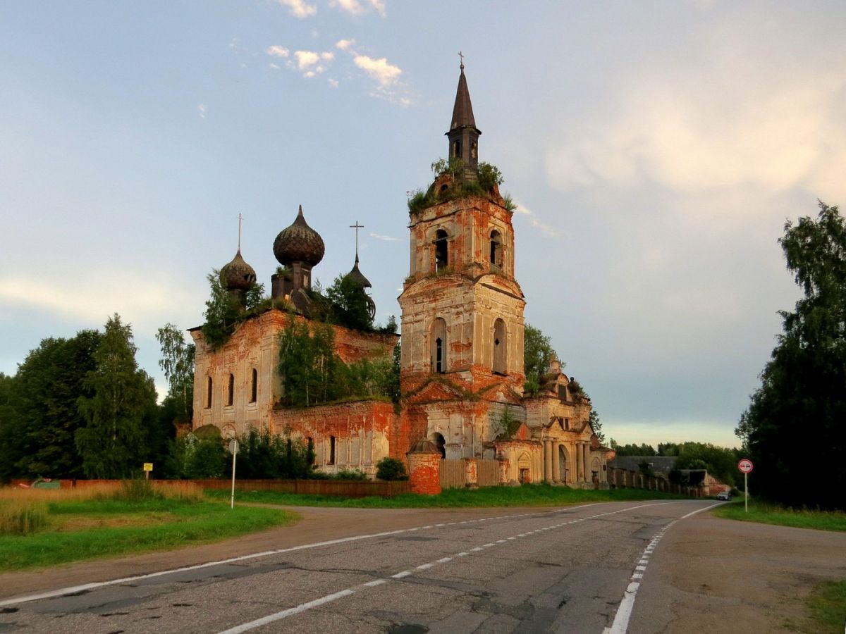 Веретея. Церковь Покрова Пресвятой Богородицы. фасады