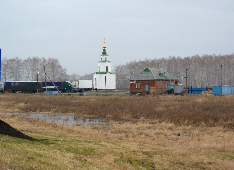 Трасса М51. Часовня Гурия и Варсонофия Казанских. общий вид в ландшафте