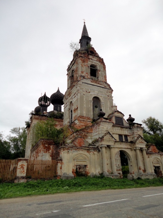 Веретея. Церковь Покрова Пресвятой Богородицы. фасады