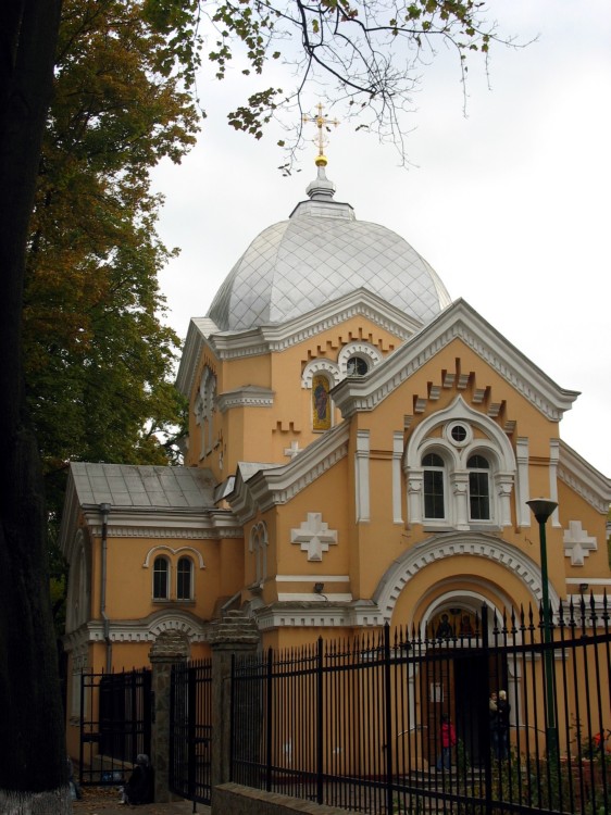 Одесса. Церковь Адриана и Наталии. общий вид в ландшафте