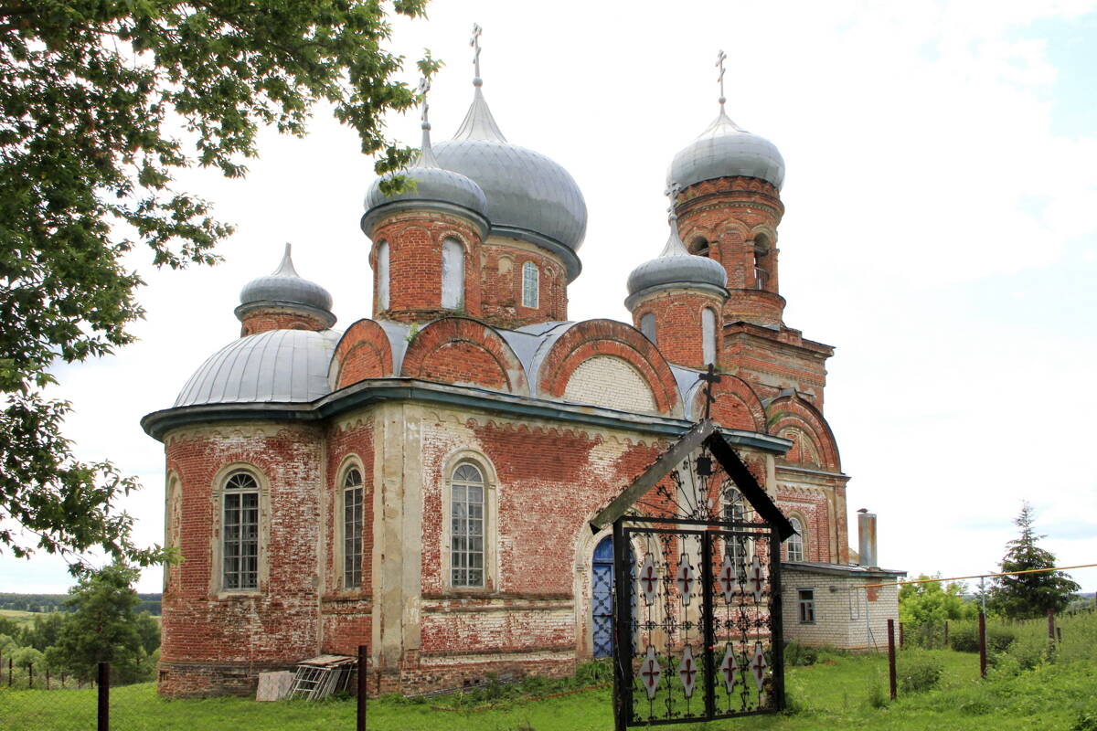 Церковь Петра и Павла, Криуши (Воротынский район, Нижегородская область). фасады