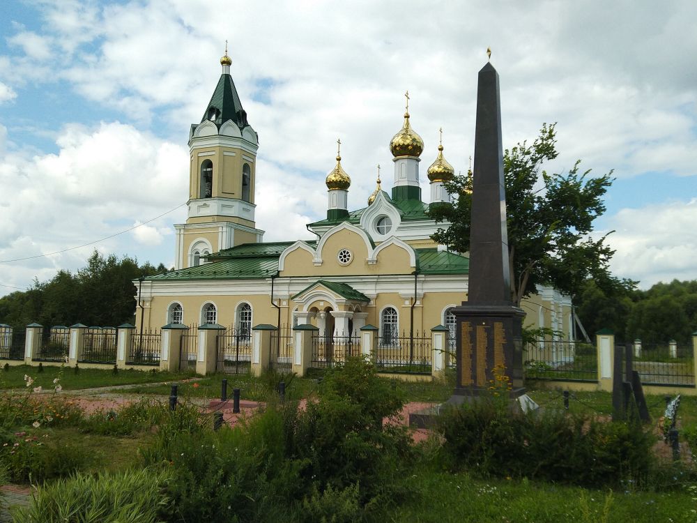 Церковь Успения Пресвятой Богородицы, Огарево-Почково (Сасовский район и г. Сасово, Рязанская область). общий вид в ландшафте