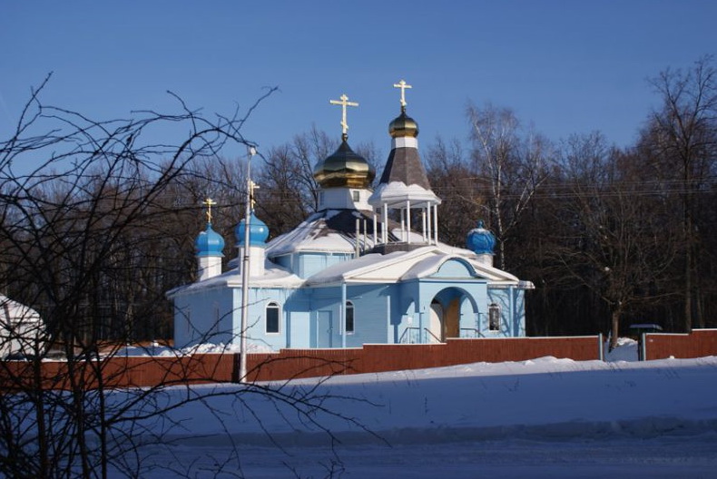 Серафимовский. Церковь Георгия Победоносца. общий вид в ландшафте