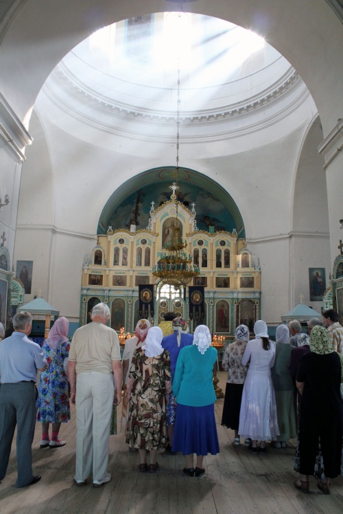 Церковь Успения Пресвятой Богородицы, Кочетовская (Семикаракорский район, Ростовская область). интерьер и убранство