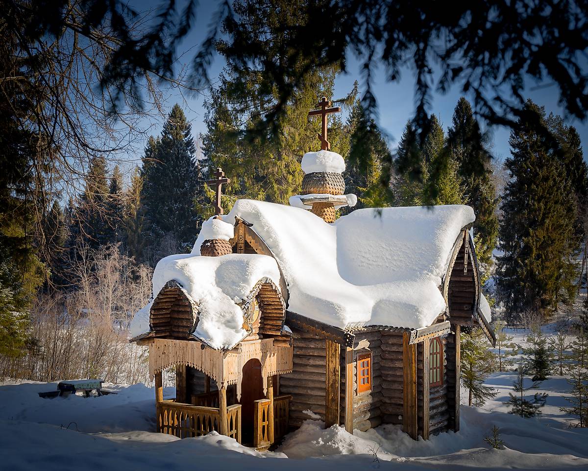 Западный фасад, художественные фотографии. Часовня Иринарха Затворника, Кондаково (Борисоглебский район, Ярославская область)