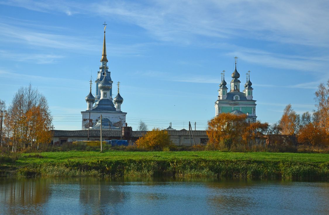 Вощажниково. Храмовый комплекс. Церкви Рождества Пресвятой Богородицы и Троицы Живоначальной с часовнями. художественные фотографии