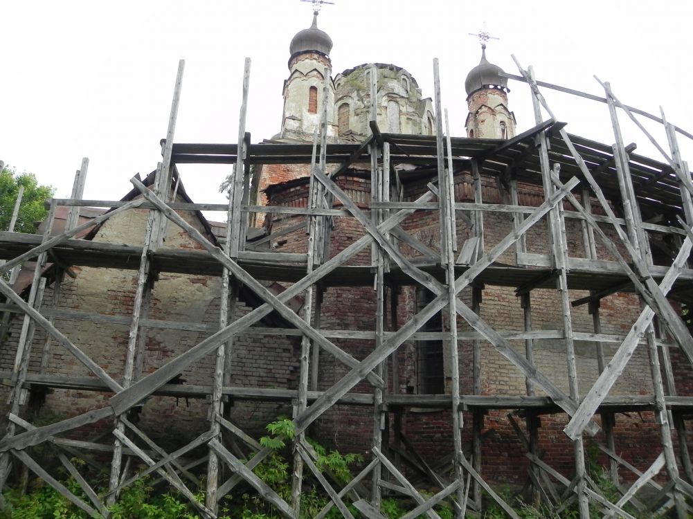 Церковь Космы и Дамиана, Гвоздно (Наумовщина) (Гдовский район, Псковская область). архитектурные детали, Вид с востока.