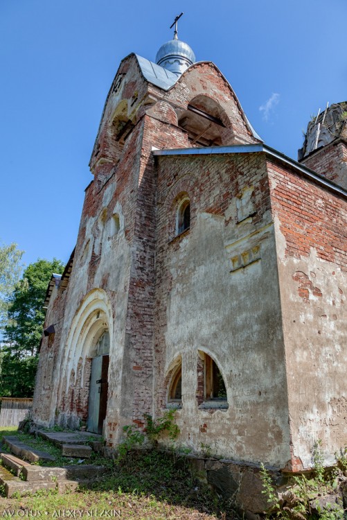 Гвоздно (Наумовщина). Церковь Космы и Дамиана. фасады