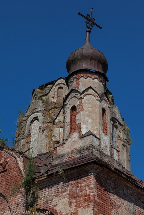Гвоздно (Наумовщина). Церковь Космы и Дамиана. фасады