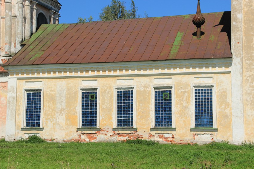 Ордино. Церковь Троицы Живоначальной. архитектурные детали