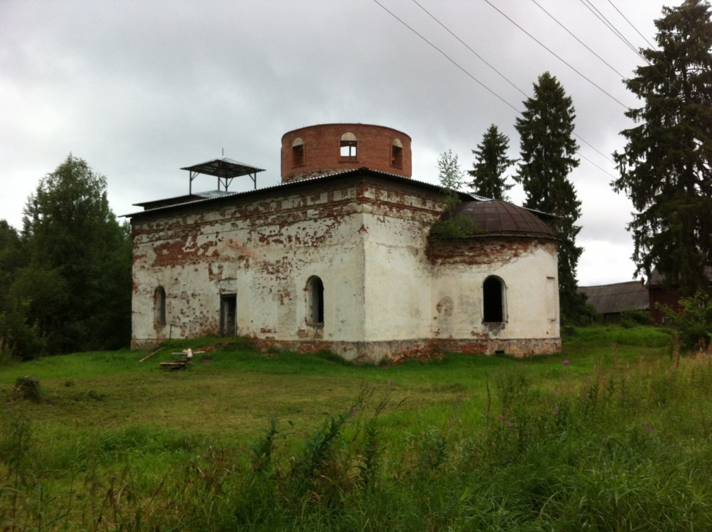 Болонье. Церковь Василия Великого. фасады