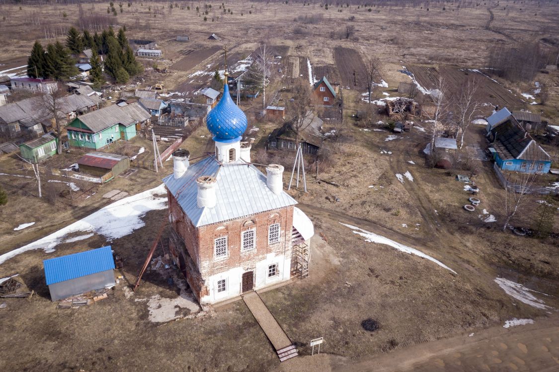 Церковь Тихвинской иконы Божией Матери, Тимохино (Некрасовский район, Ярославская область). фасады, Южный фасад