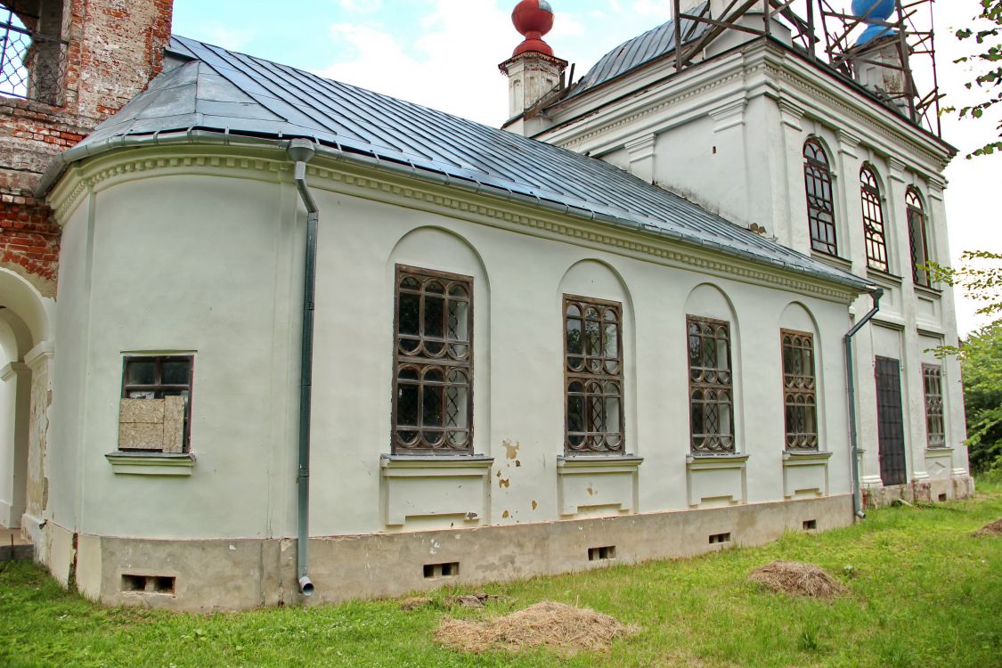 Новленское. Церковь Успения Пресвятой Богородицы. фасады