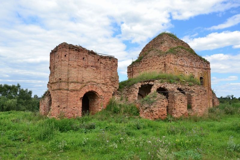 Церковь Казанской иконы Божией Матери, Змиево (Свердловский район, Орловская область). общий вид в ландшафте