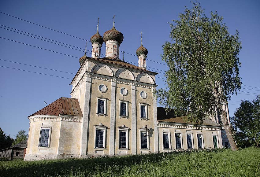 Ордино. Церковь Троицы Живоначальной. фасады