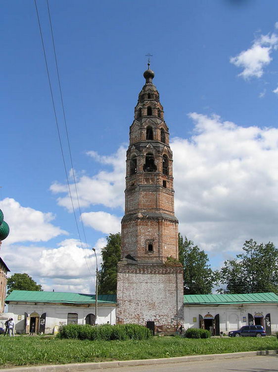 Великое. Ансамбль церквей Рождества и Покрова Пресвятой Богородицы. архитектурные детали, Колокольня