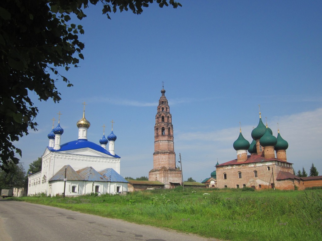 Великое. Ансамбль церквей Рождества и Покрова Пресвятой Богородицы. фасады