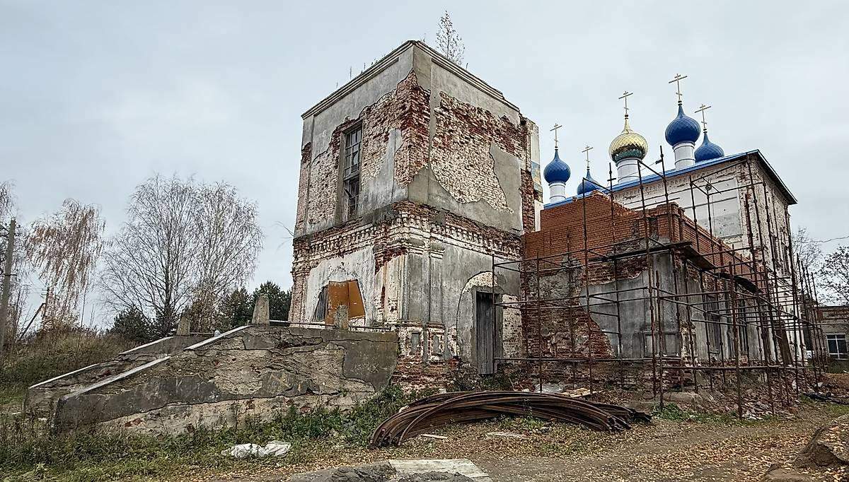 Вид с юго-запада, фасады. Церковь Рождества Пресвятой Богородицы, Чуровское (Шекснинский район, Вологодская область)