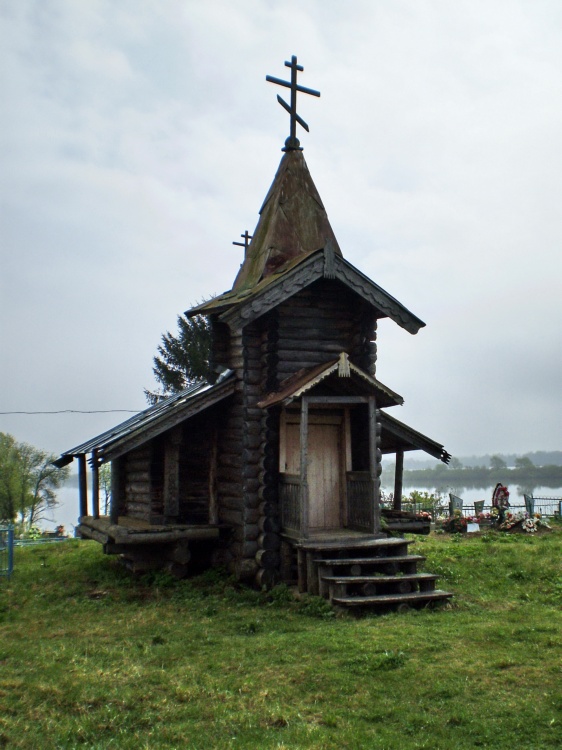 Часовня Космы и Дамиана, Марьино (Чудовский район, Новгородская область). фасады, Часовня, со слов местных, перенесена в Марьино из Званки.
