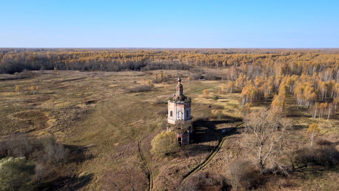 Ивановское (Ярильцево). Церковь Иоанна Предтечи. общий вид в ландшафте