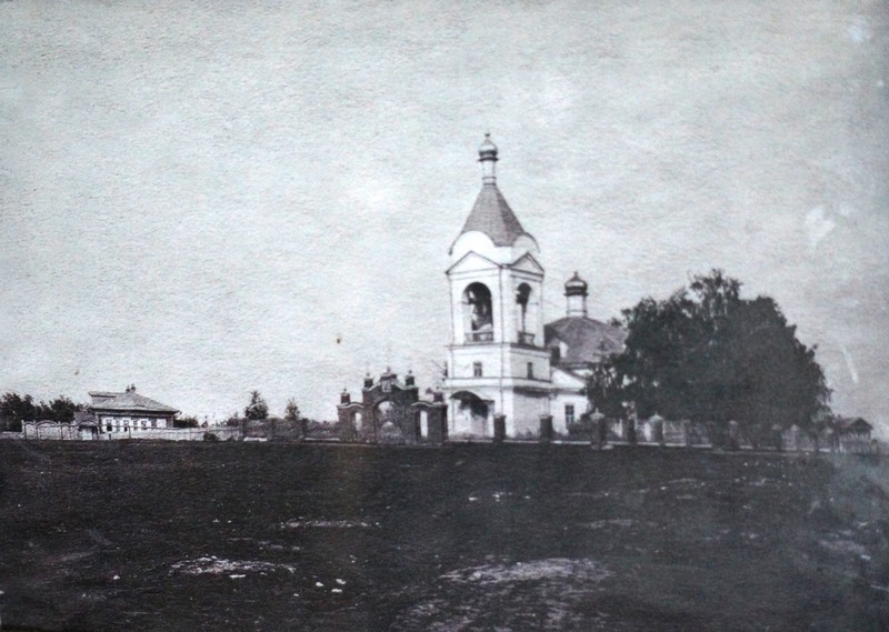 Охлебинино. Церковь Троицы Живоначальной. архивная фотография, фото с сайта http://likirussia.ru/content/view/249/30/