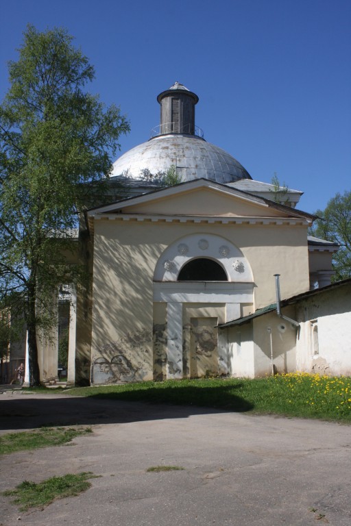 Псков. Старовознесенский монастырь. Церковь Рождества Пресвятой Богородицы. фасады