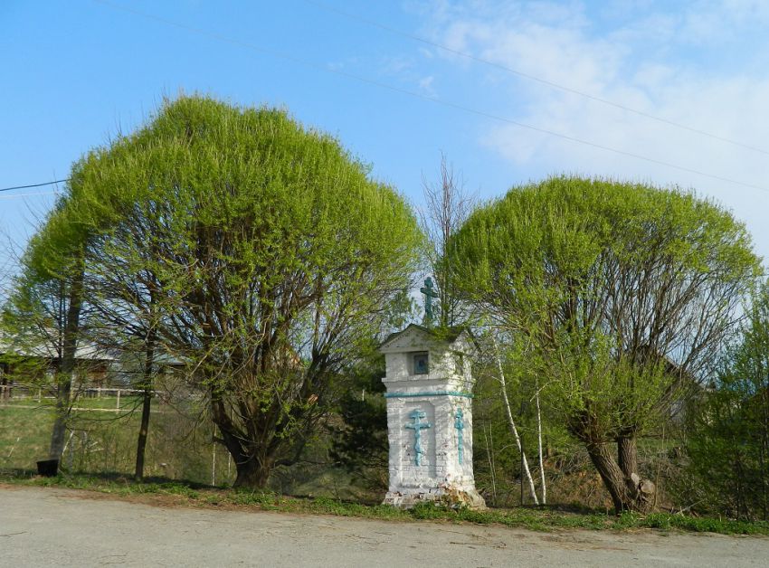 Неизвестная часовня, Троицкое (Воскресенский район, Нижегородская область). общий вид в ландшафте