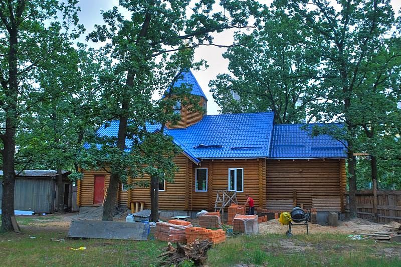 Церковь Владимирской иконы Божией Матери, Виноградарь (Подольский район, Украина, г. Киев). общий вид в ландшафте