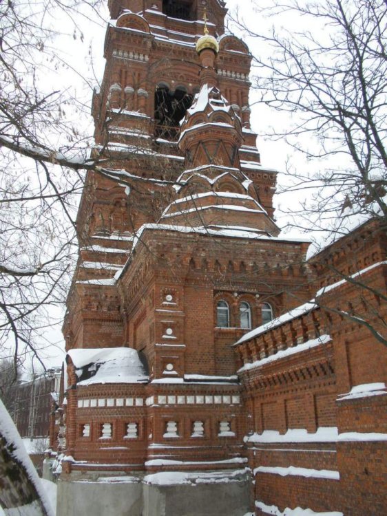 Сергиев Посад. Черниговский скит. Церковь Константина и Елены. общий вид в ландшафте, Вид с севера