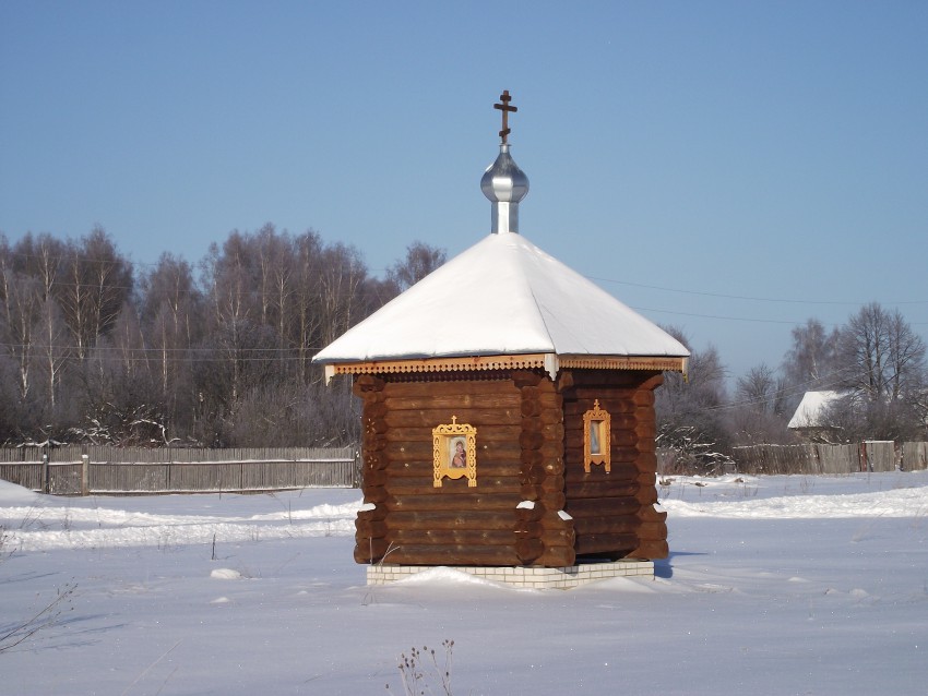 Неизвестная часовня, Арефино (Камешковский район, Владимирская область). общий вид в ландшафте