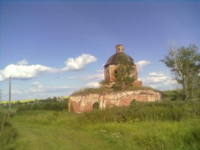 Хохлово. Церковь Троицы Живоначальной