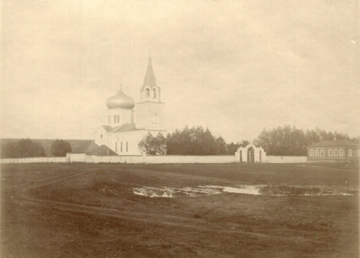 Всехсвятская церковь. Начало XX в., архивная фотография. Церковь Всех Святых, Починки (Починковский район, Нижегородская область)