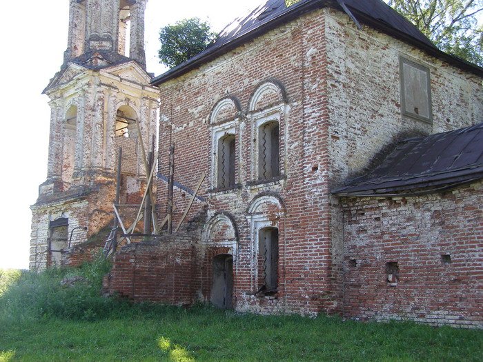 Церковь Покрова Пресвятой Богородицы, Покровское (Островский район, Костромская область). фасады