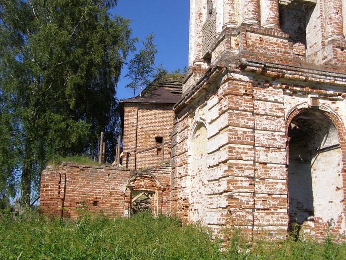 Церковь Покрова Пресвятой Богородицы, Покровское (Островский район, Костромская область). архитектурные детали