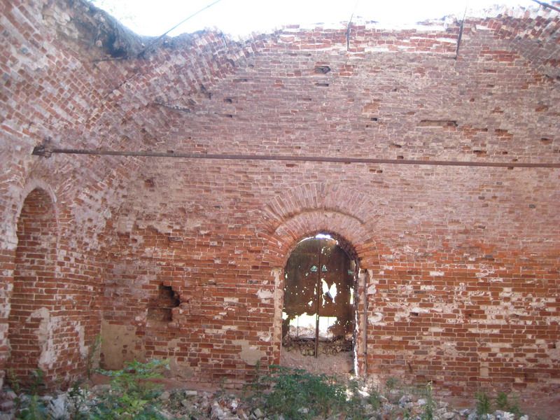 Церковь Троицы Живоначальной, Хохлово (Ардатовский район, Нижегородская область). интерьер и убранство, Западная стена и вход