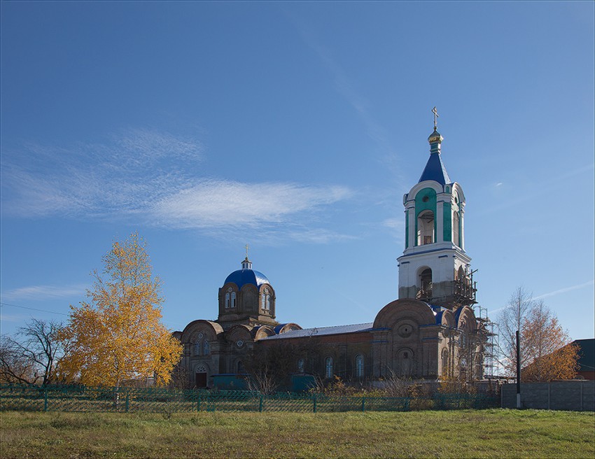 Церковь Покрова Пресвятой Богородицы, Верхний Телелюй (Грязинский район, Липецкая область). общий вид в ландшафте