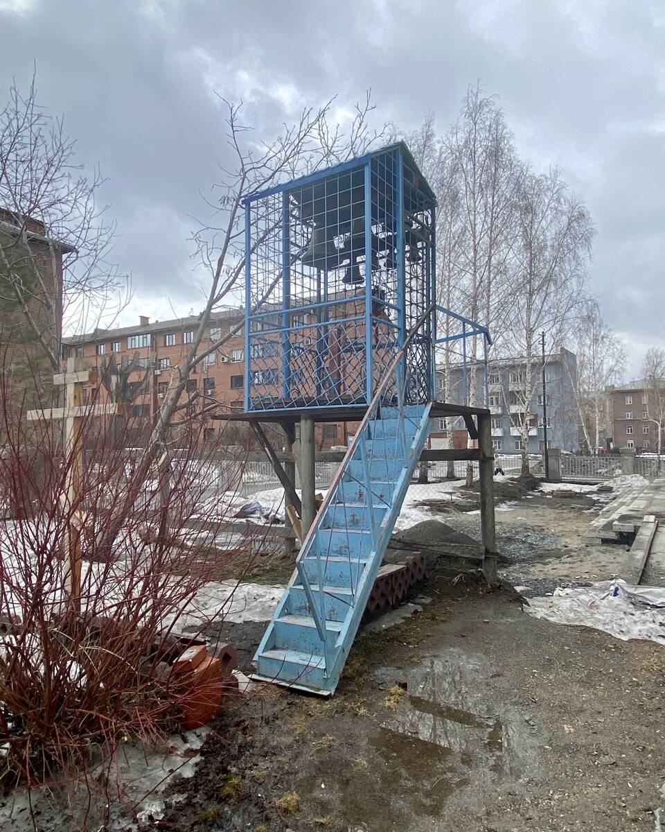 Церковь Серафима Саровского (временная), Новосибирск (Новосибирск, город, Новосибирская область). дополнительная информация, Звонница 